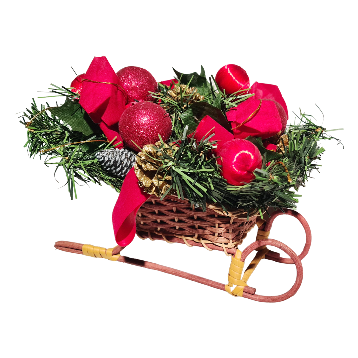 Декор сани с елками и красными шарами